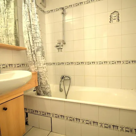2 Pieces A Morzine, Centre-ville, Proche Pistes, Balcon Sud, Parking Couvert, 6 Couchages - Fr-1-524-41 Apartment *